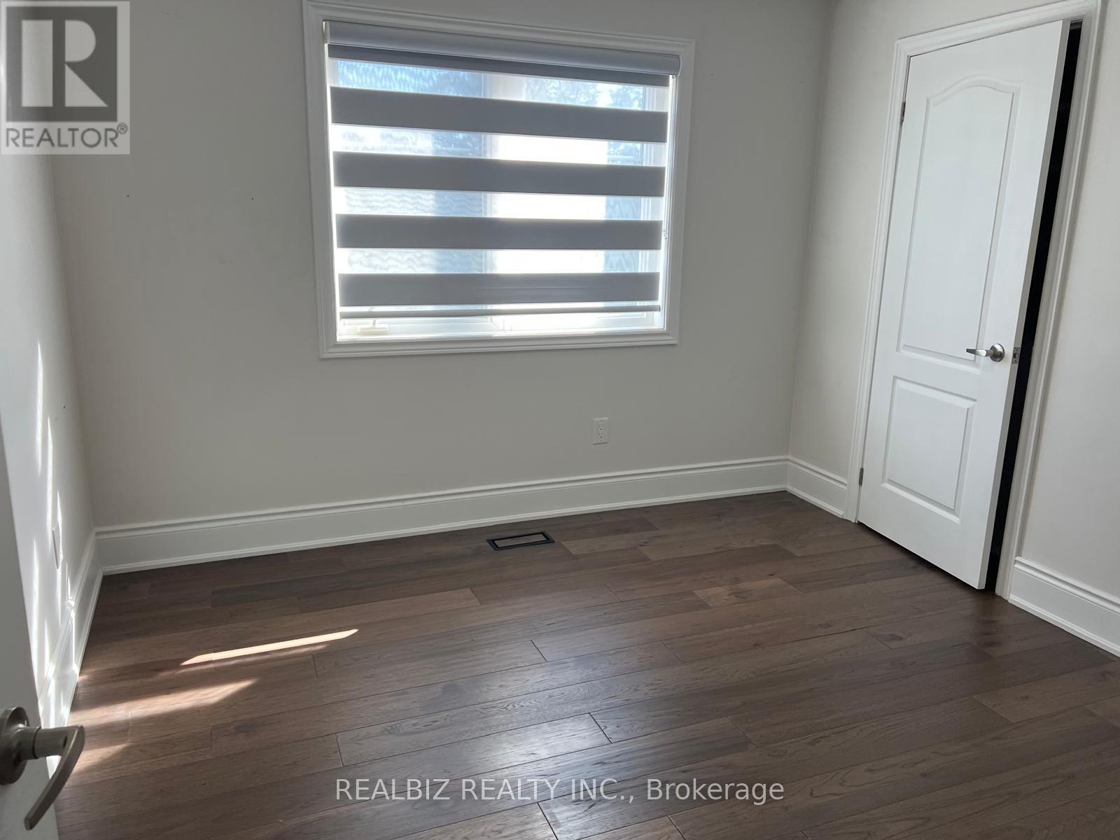 2 BRAMOAK CRESCENT - 16
