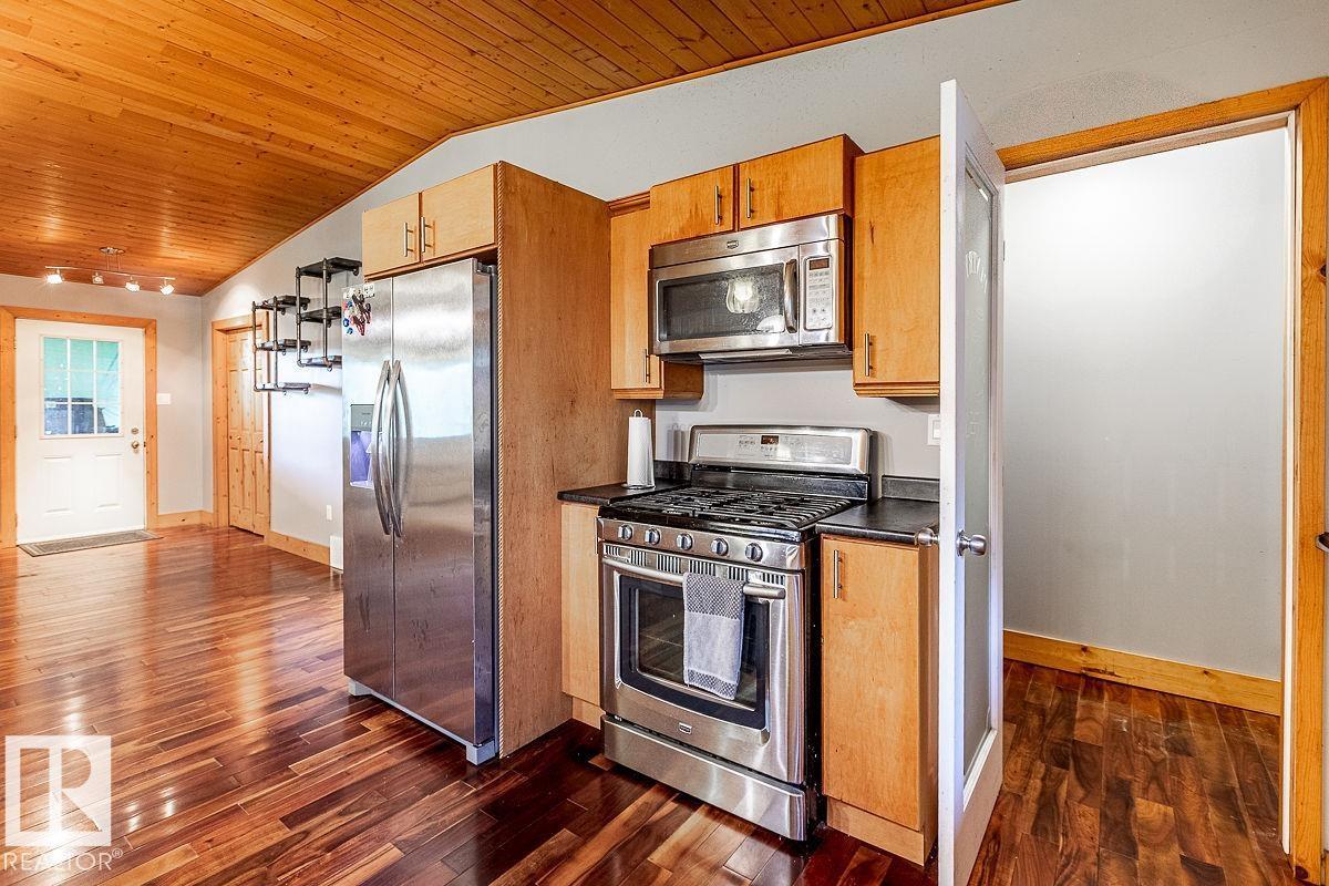461042 RGE ROAD 40 - 21