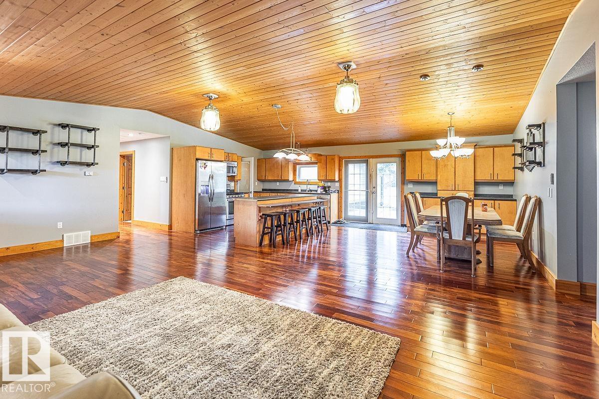 461042 RGE ROAD 40 - 22