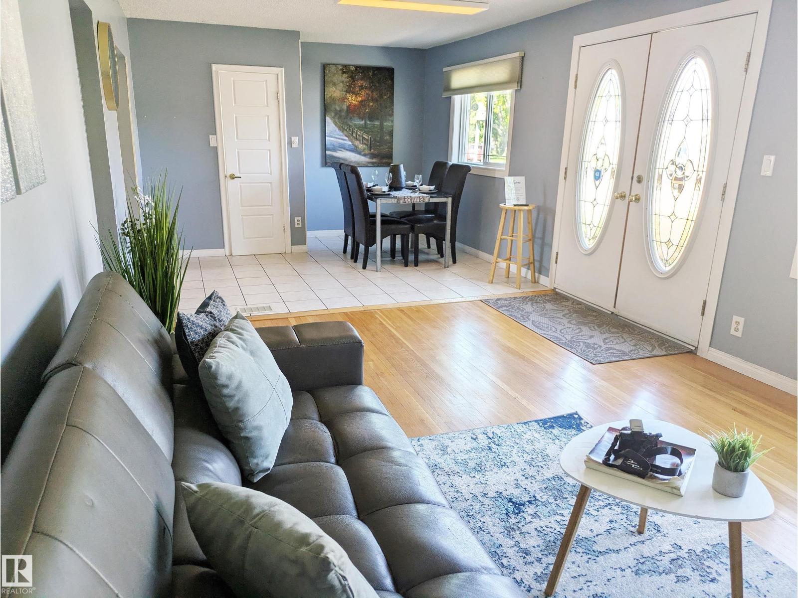 10532 157 ST NW - 11