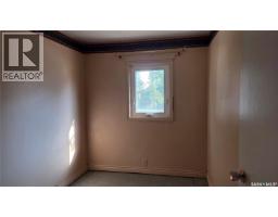 Family room - 42 Elsom Street, Moose Jaw, SK S6H4V1 Photo 6