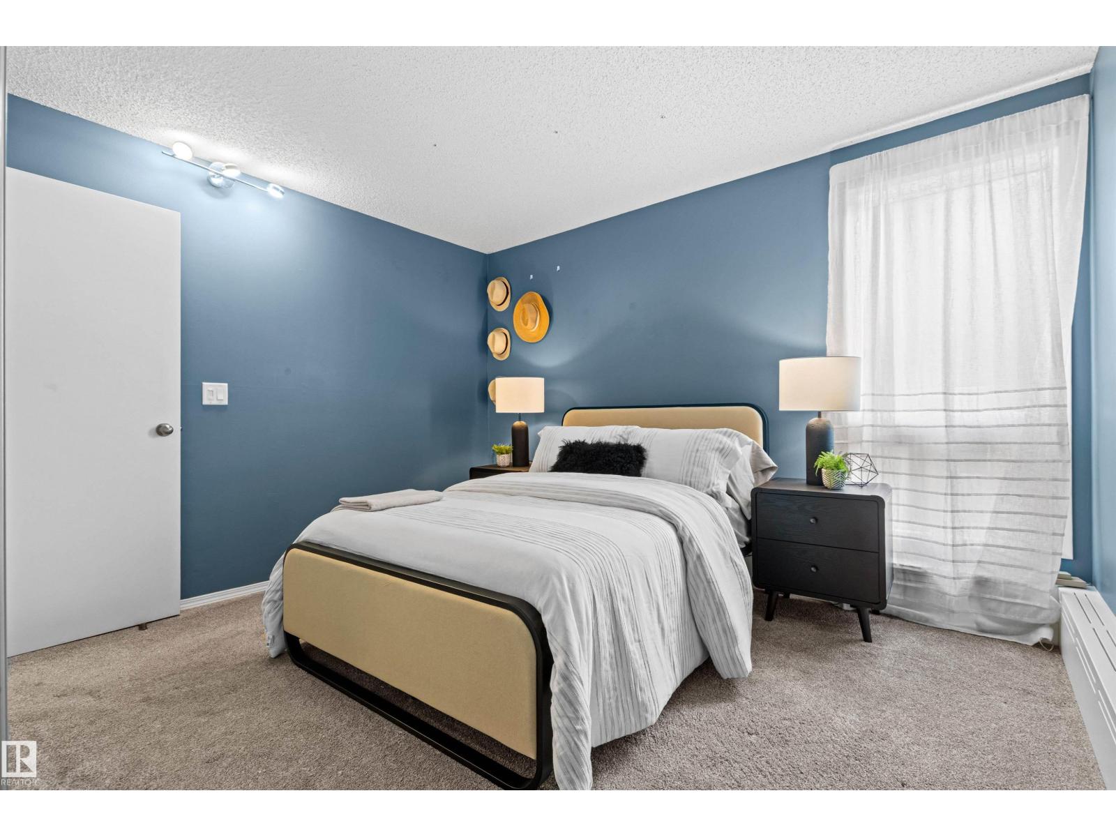 #7 10032 113 ST NW - 49