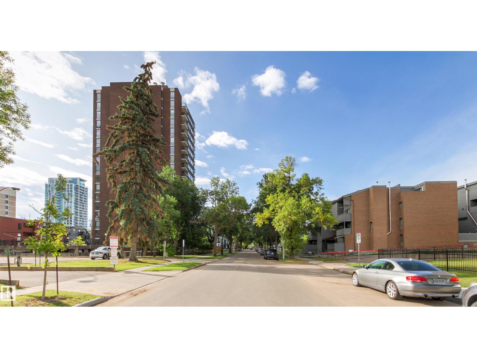 #7 10032 113 ST NW - 57