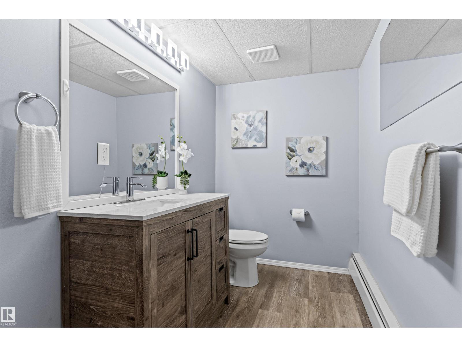 #7 10032 113 ST NW - 23