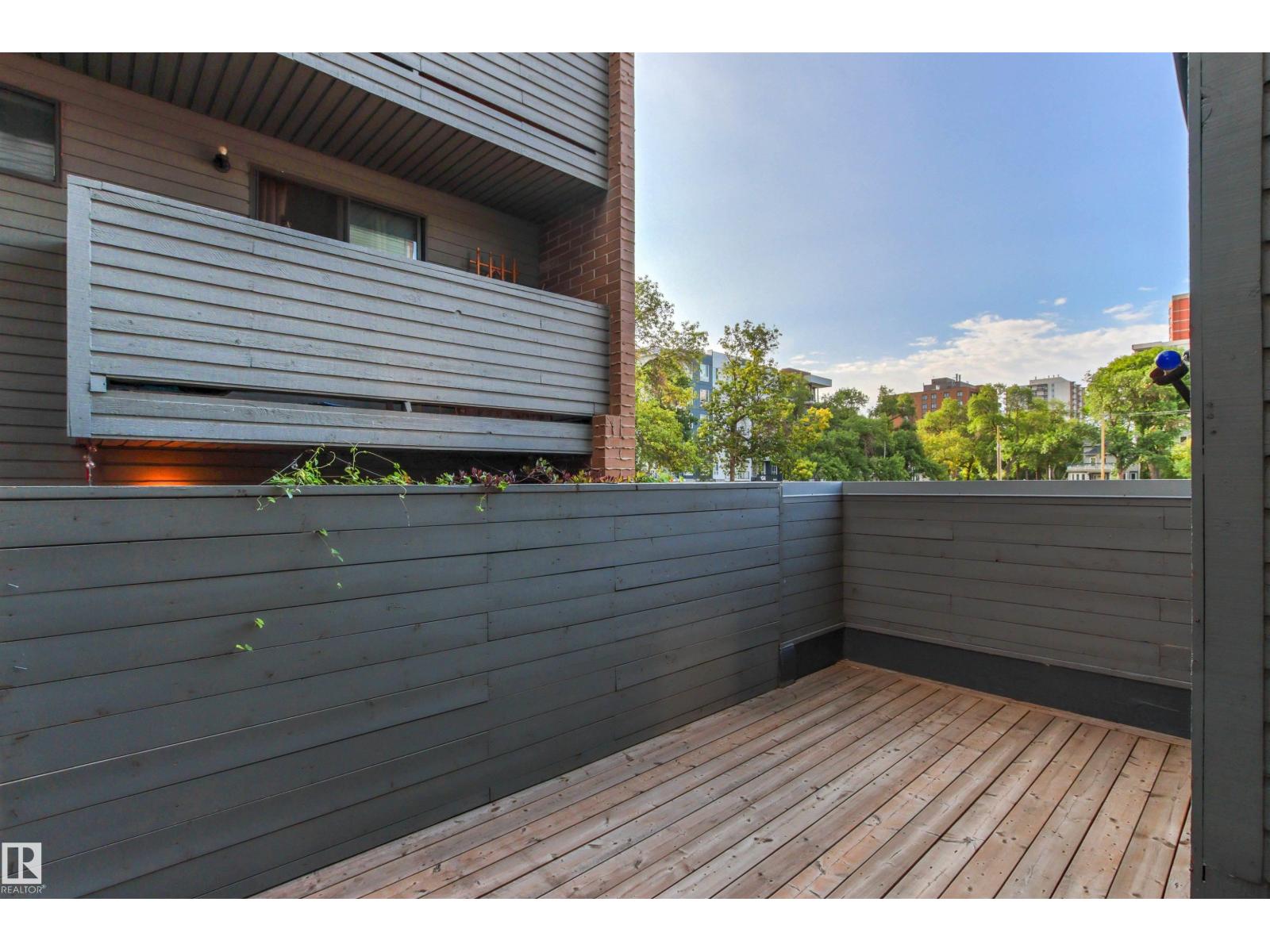 #7 10032 113 ST NW - 25