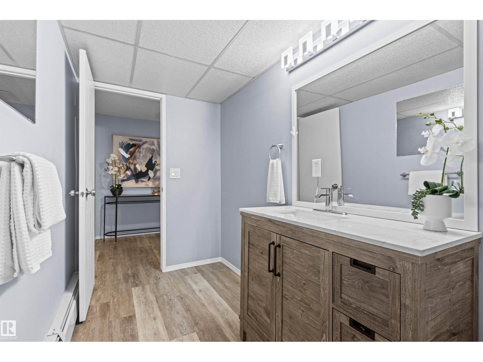 #7 10032 113 ST NW - 24