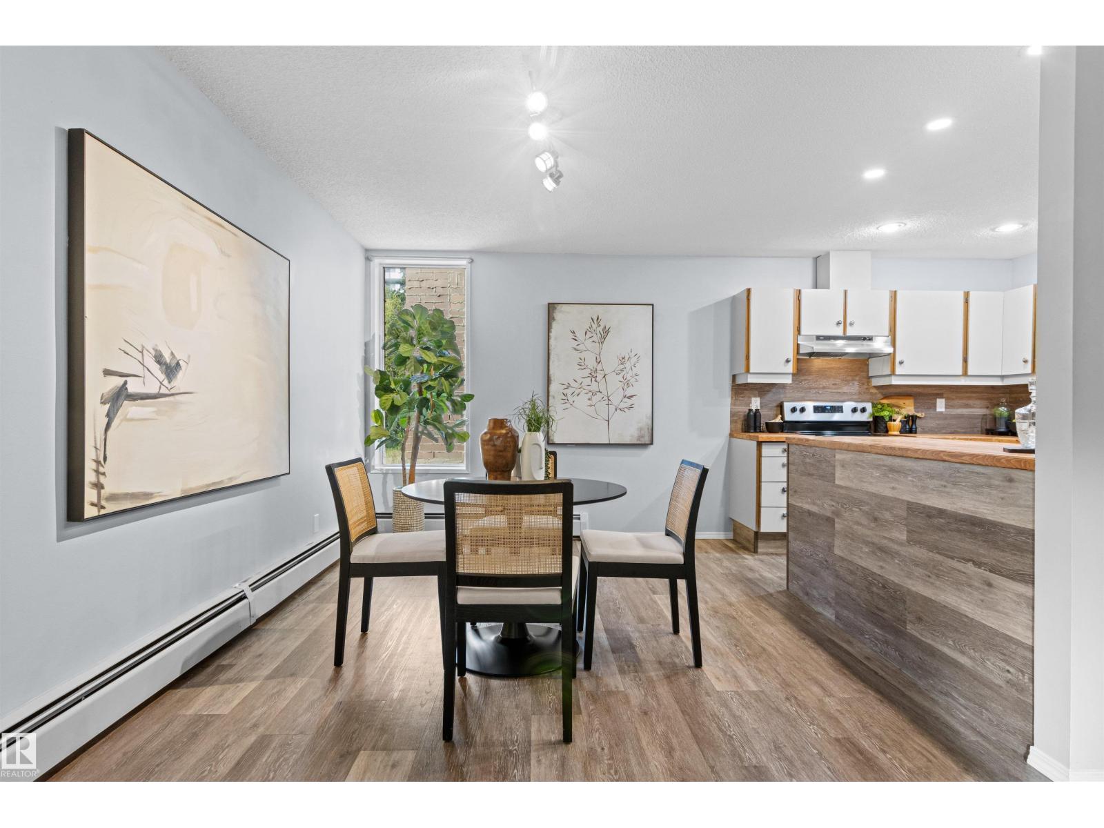 #7 10032 113 ST NW - 14