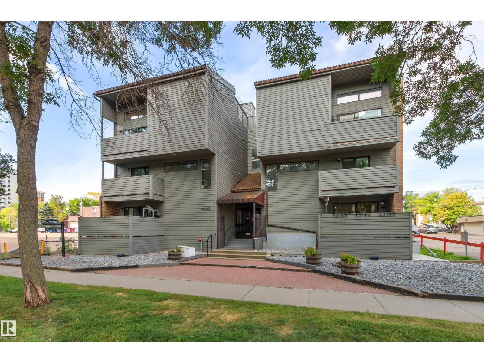 #7 10032 113 ST NW - 1