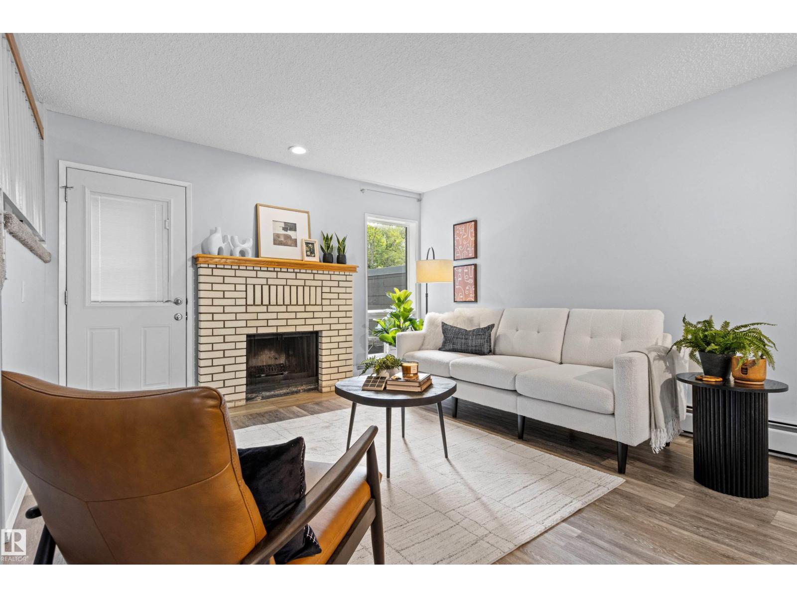 #7 10032 113 ST NW - 10