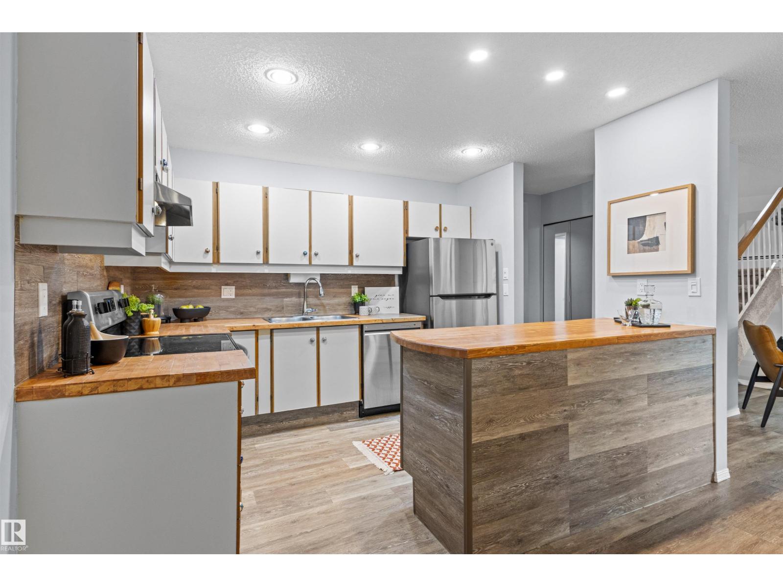 #7 10032 113 ST NW - 18