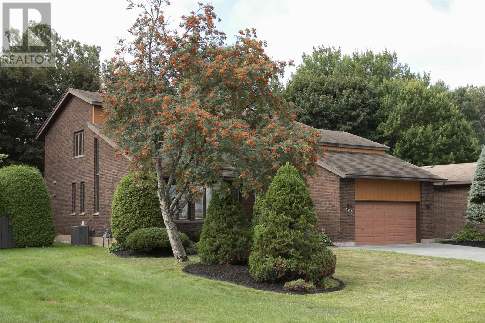 109 Greenview LN, Sault Ste. Marie — photo 3