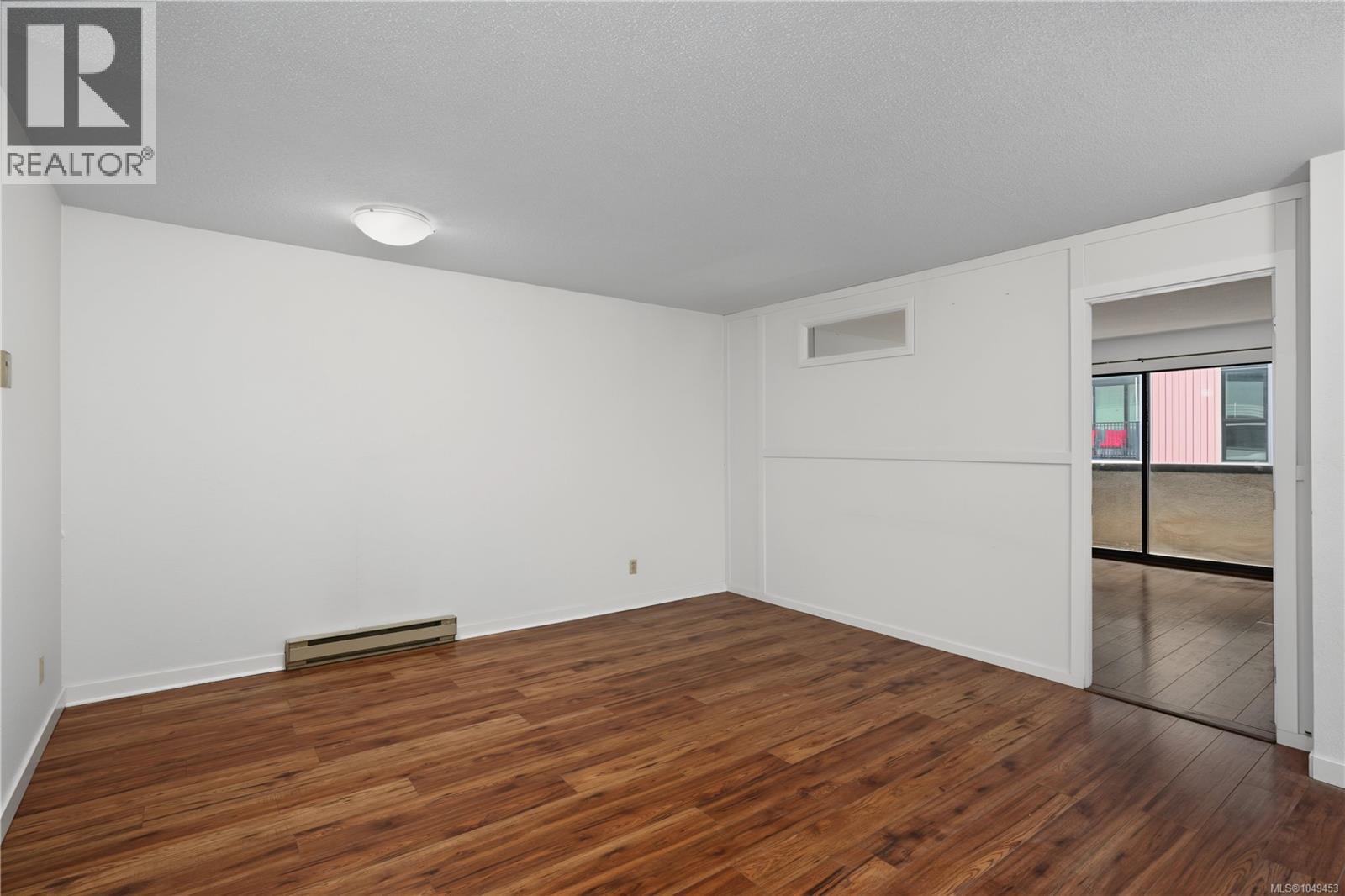 #302 755 Hillside Ave - Image 11