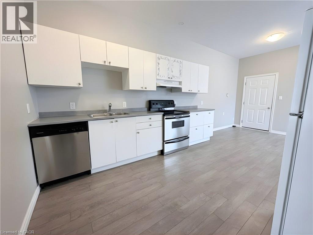 105 CHEEVER Street, Hamilton — photo 7