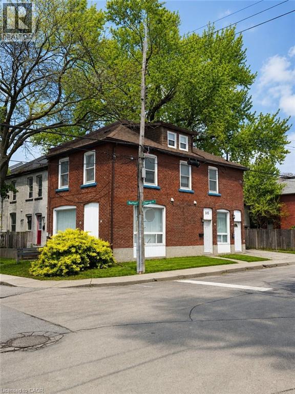 105 CHEEVER Street, Hamilton — photo 2