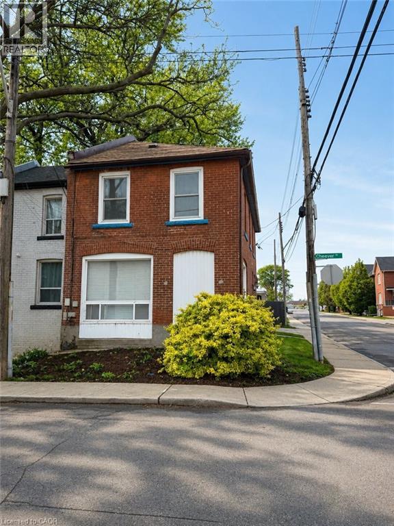 105 CHEEVER Street, Hamilton — photo 3