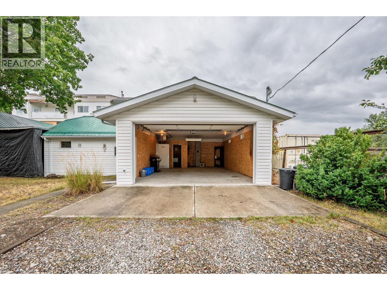 7134 2nd Street - Image 27