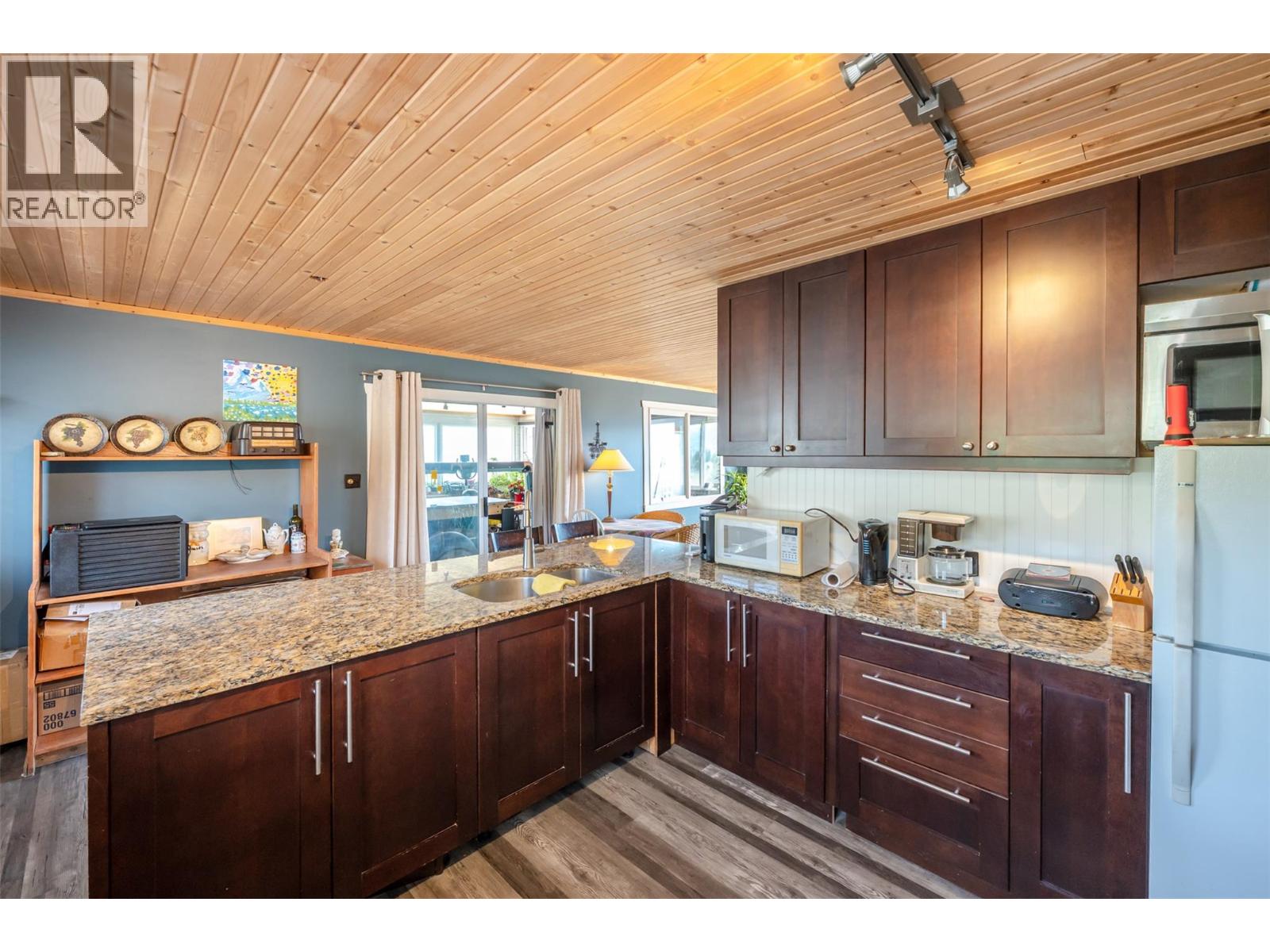 306 HWY 97, Kaleden