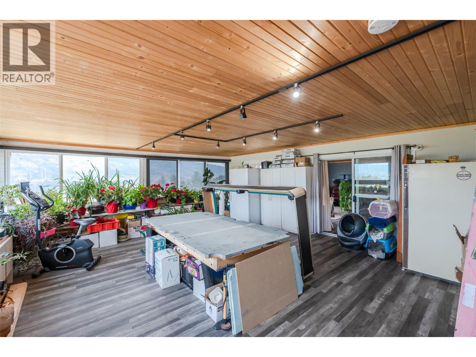 306 HWY 97, Kaleden