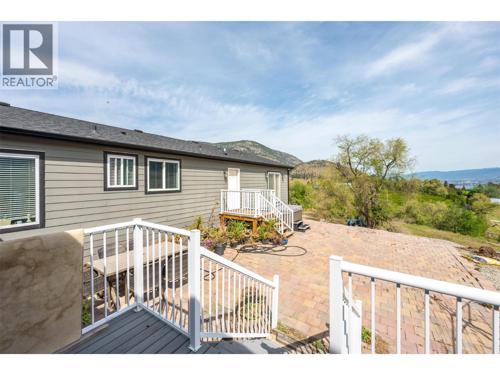 306 HWY 97, Kaleden