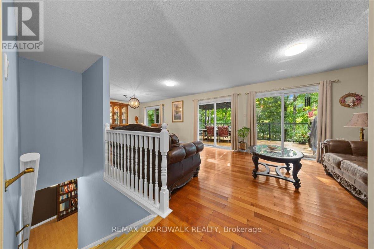 700 STRAWBERRY LANE - 28