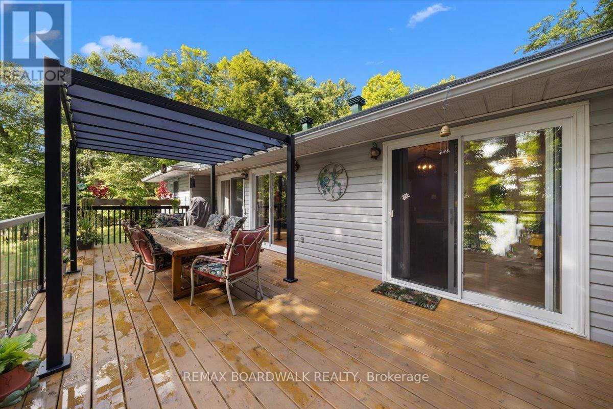 700 STRAWBERRY LANE - 34