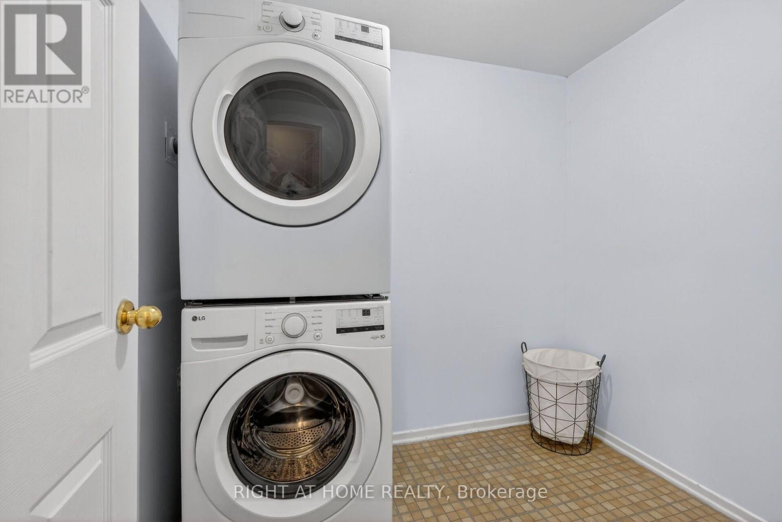 43 CRISPIN PRIVATE - Image 34