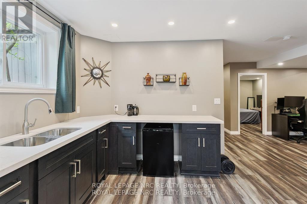5240 MARCEL CRESCENT - 35