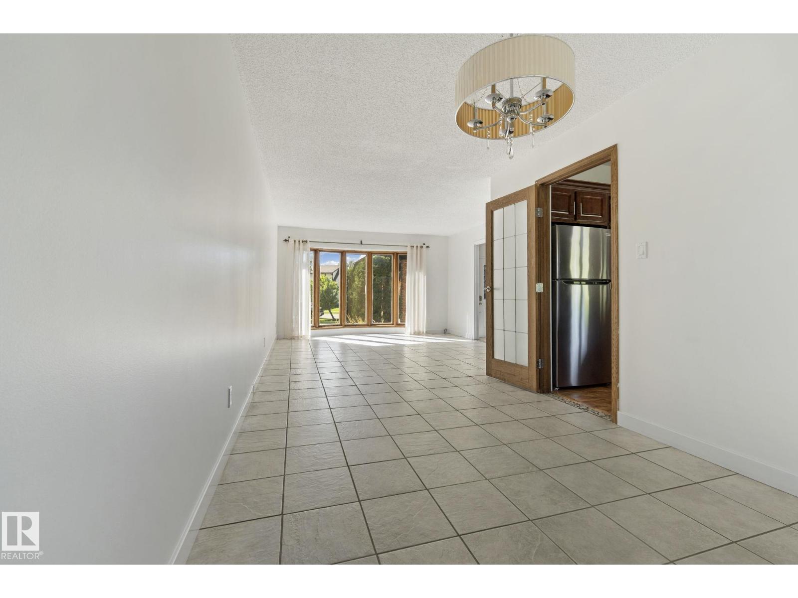 2 LAURISTON PL - Image 12