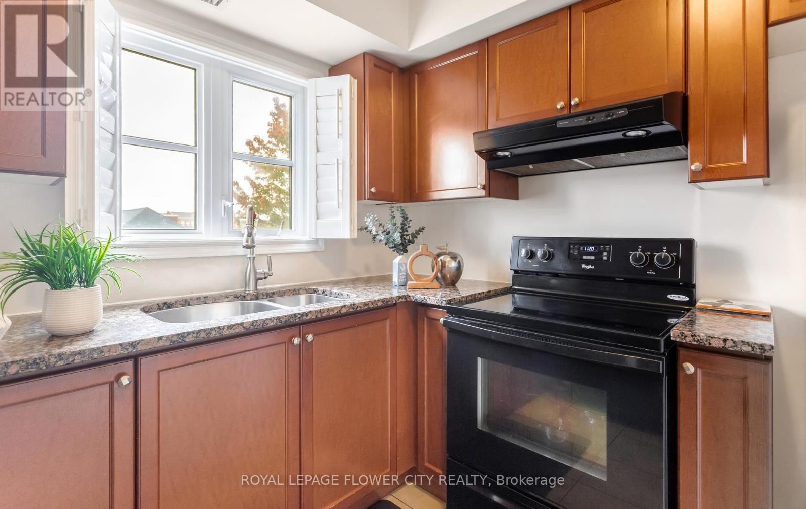#204 60 BAYCLIFFE CRESCENT - 17