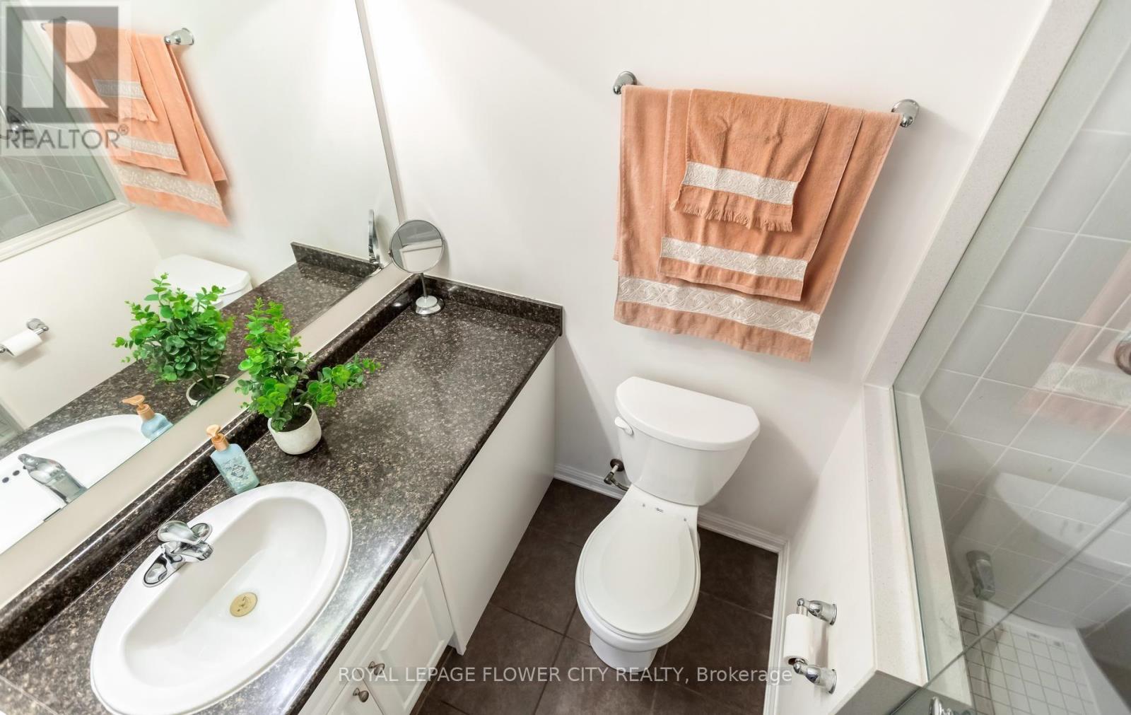 #204 60 BAYCLIFFE CRESCENT - 25