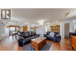 Kitchen - 6940 Mountainview Drive, Oliver, BC V0H1T0 Photo 13