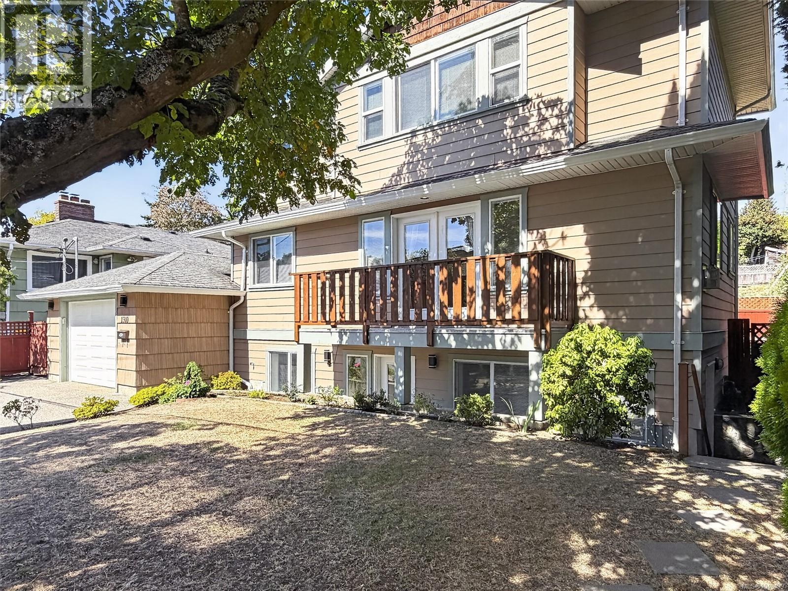  1310 Basil Avenue, Victoria