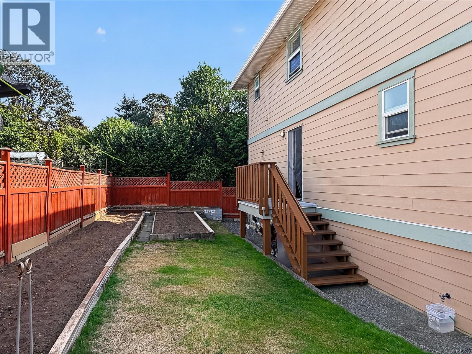  1310 Basil Avenue, Victoria