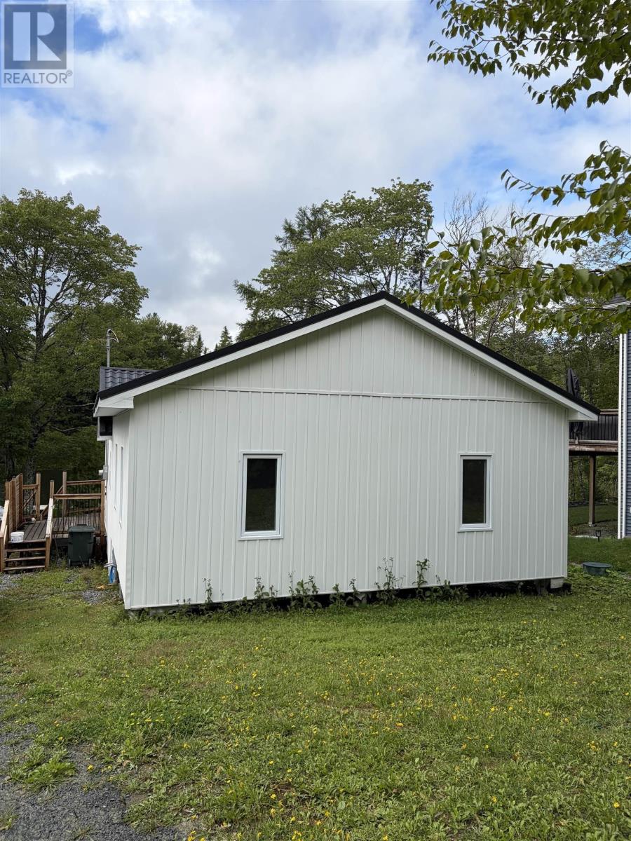 19 Cove Road, East Uniacke — photo 9