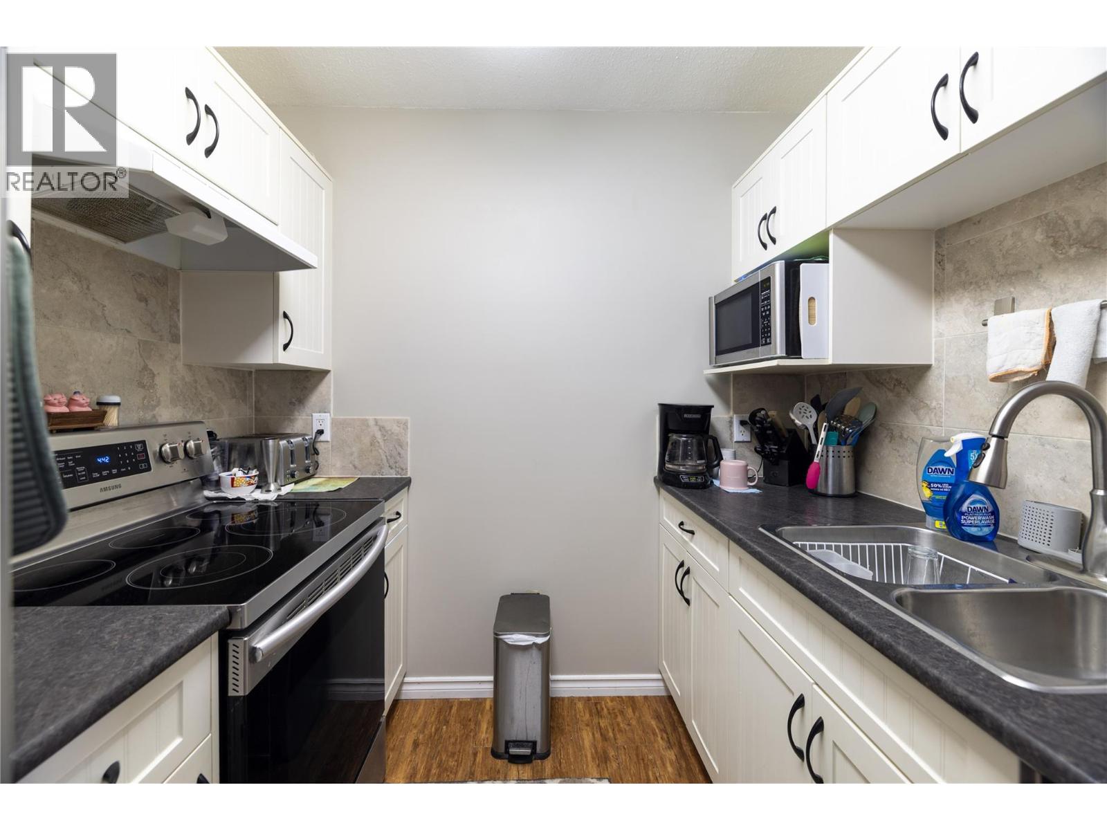 #207 2985 Smith Drive - Image 10