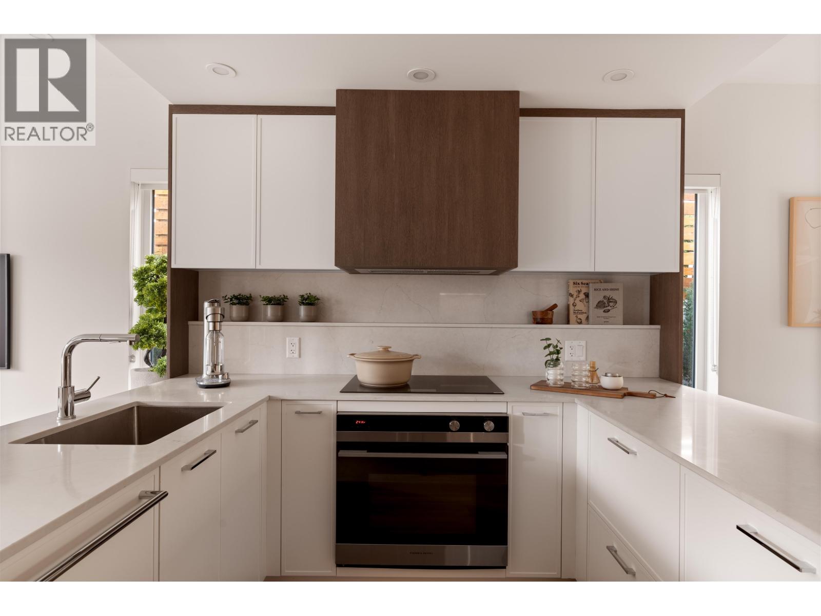 386 W 45TH AVENUE, Vancouver