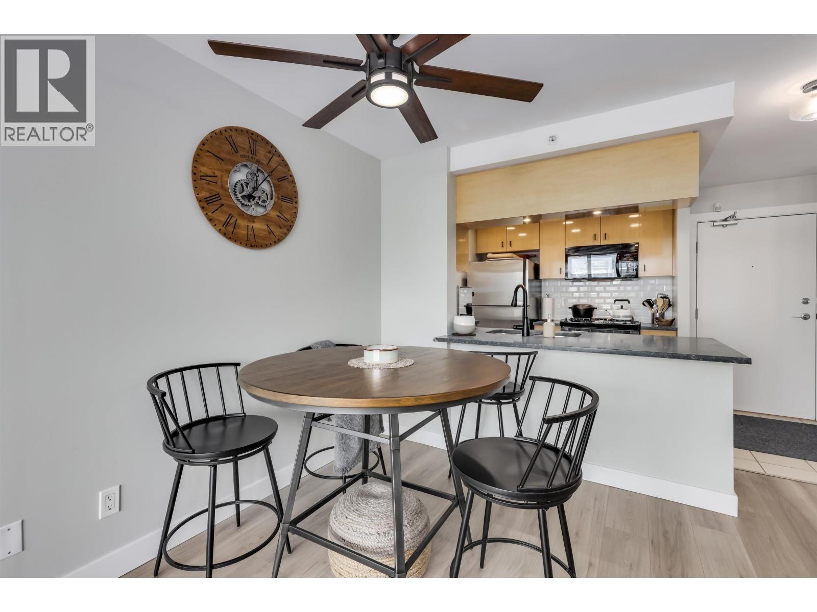 1 Bed, 1 Bath House for Sale in Vancouver – 2802 1033 MARINASIDE CRESCENT, Vancouver – MLS# R3164698 - Image 10