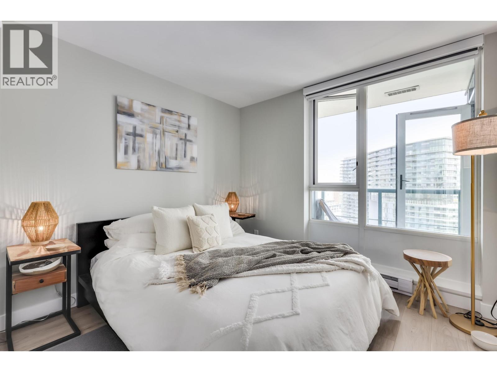 1 Bed, 1 Bath House for Sale in Vancouver – 2802 1033 MARINASIDE CRESCENT, Vancouver – MLS# R3164698 - Image 13