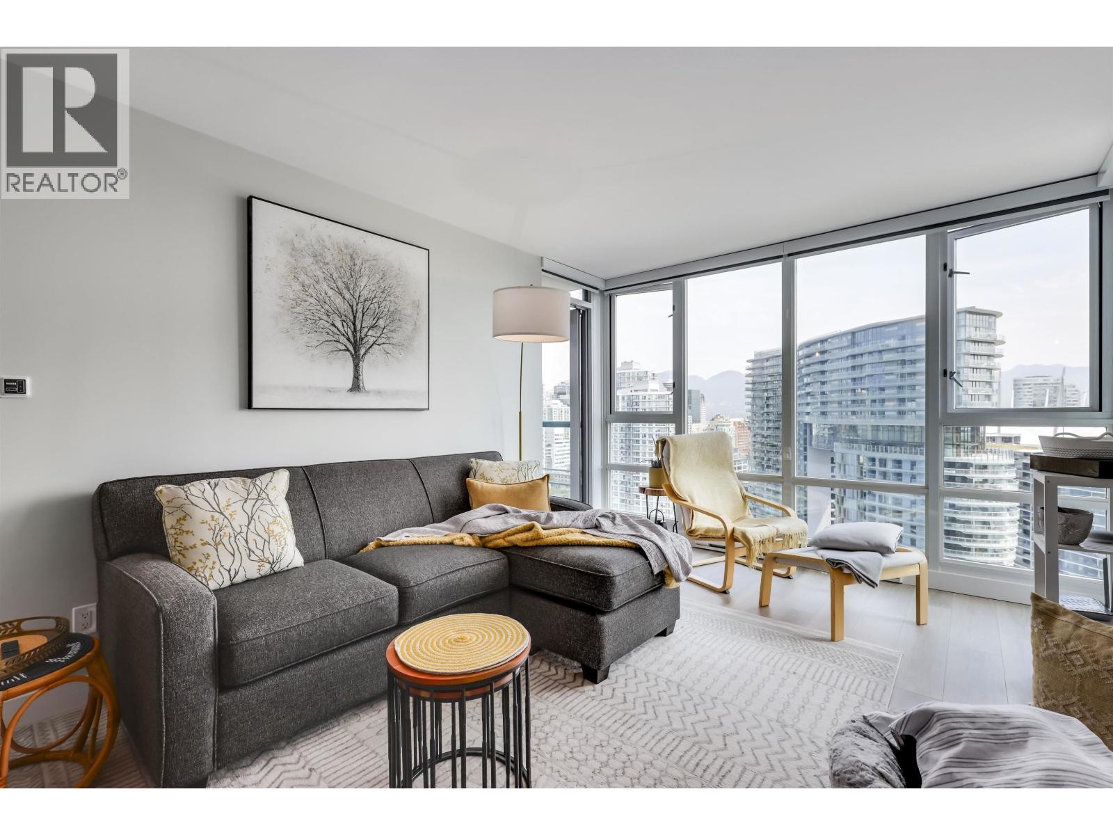 1 Bed, 1 Bath House for Sale in Vancouver – 2802 1033 MARINASIDE CRESCENT, Vancouver – MLS# R3164698 - Image 2