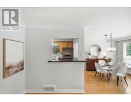 19 Decarie Circle, Toronto, ON M9B3H6 Photo 16