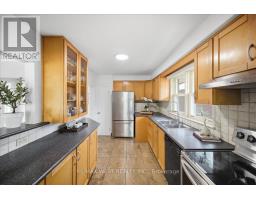 19 Decarie Circle, Toronto, ON M9B3H6 Photo 17