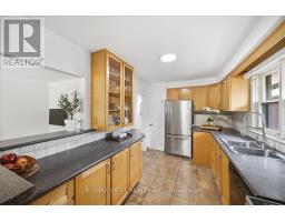 19 Decarie Circle, Toronto, ON M9B3H6 Photo 18