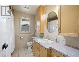 19 Decarie Circle, Toronto, ON M9B3H6 Photo 22