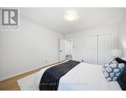 19 Decarie Circle, Toronto, ON M9B3H6 Photo 26