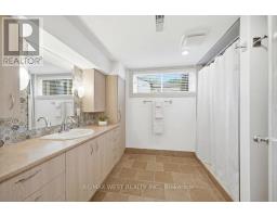 19 Decarie Circle, Toronto, ON M9B3H6 Photo 33