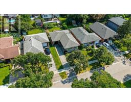 19 Decarie Circle, Toronto, ON M9B3H6 Photo 39