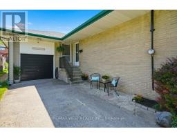 19 Decarie Circle, Toronto, ON M9B3H6 Photo 47