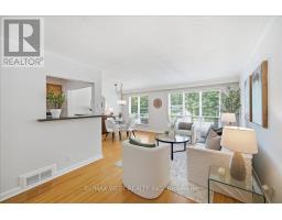 Bedroom - 19 Decarie Circle, Toronto, ON M9B3H6 Photo 8