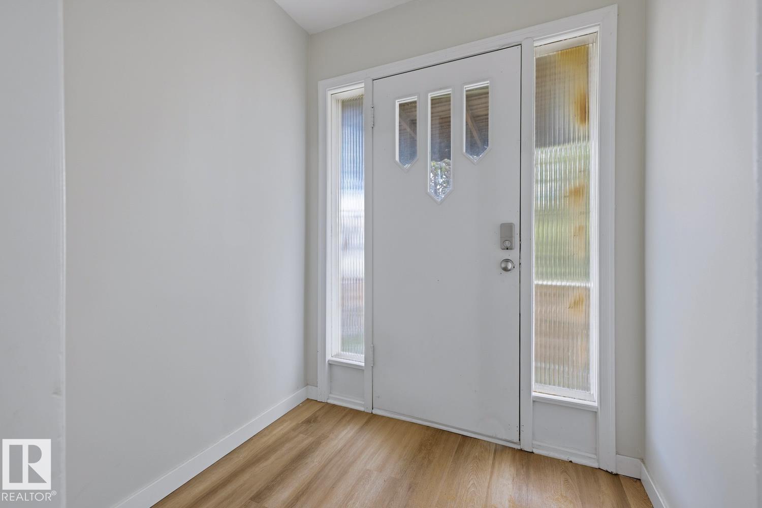 10704 96 ST NW - 7