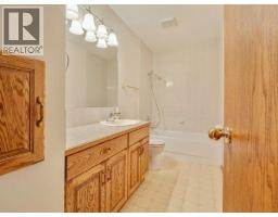 309 Coachwood Point W - photo 13